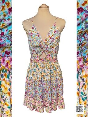 Large EUC - Angie - Twist - Front Sundress